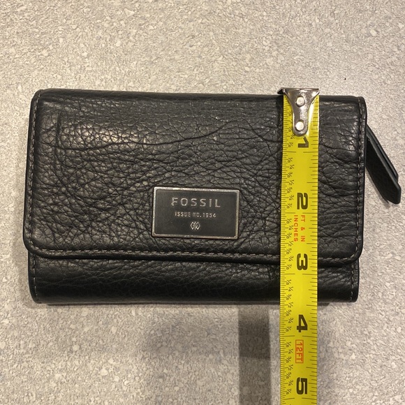 Fossil Wallet - Picture 10 of 11